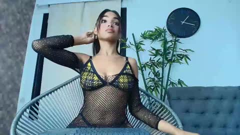 Snapshot of kristyl_paez chatting on February 19, 10:31 pm Cristina online show from February 19, 10:31 pm