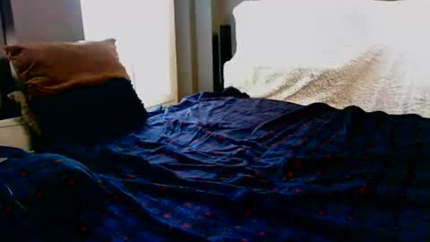 krisu1976 online show from October 26, 2:45 pm