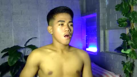 kritthanarkorn online show from December 18, 5:35 am