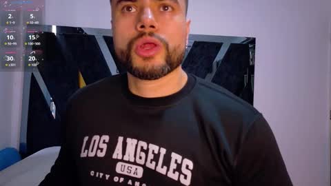 Snapshot of kroy_wood chatting on March 24, 12:21 pm Kroy Wood online show from March 24, 12:21 pm