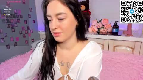 Snapshot of kruela_eva chatting on February 7, 11:45 pm Kruela GTM3Tue Wed Thu Fri Sun 0400 am-1030pm online show from February 7, 11:45 pm