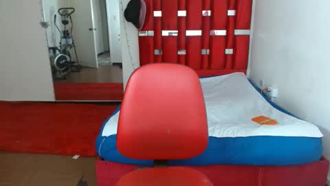 KRYSTAL THOMSON online show from October 28, 3:58 pm