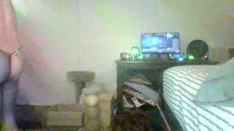 Snapshot of krystalizedkitsune chatting on June 24, 4:33 am krystalizedkitsune online show from June 24, 4:33 am