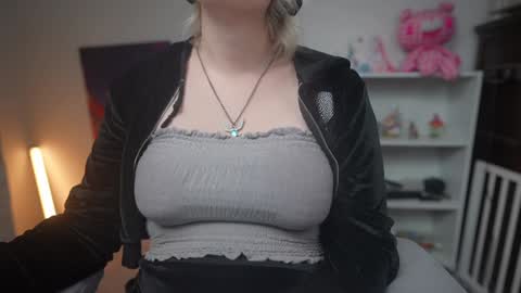 Krystal Syx online show from January 13, 4:39 am