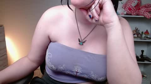 Snapshot of krystalsyxx chatting on April 9, 4:12 pm Krystal Syx online show from April 9, 4:12 pm