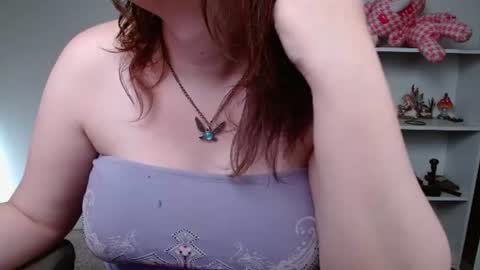 Snapshot of krystalsyxx chatting on June 13, 2:26 pm Krystal Syx online show from June 13, 2:26 pm