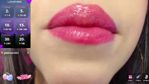 Snapshot of krysten_ritter2 chatting on December 2, 6:41 am krys online show from December 2, 6:41 am