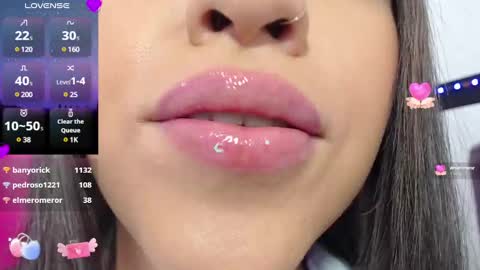 Snapshot of krysten_ritter2 chatting on December 14, 10:34 am krys online show from December 14, 10:34 am