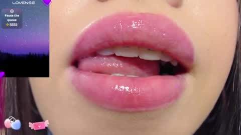 Snapshot of krysten_ritter2 chatting on December 15, 10:07 am krys online show from December 15, 10:07 am