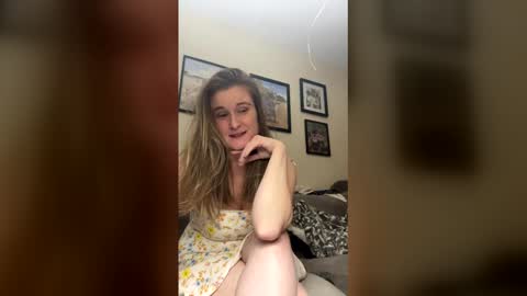 ktbug77 online show from April 27, 10:46 am