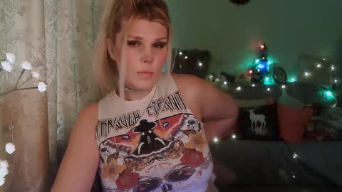Annika  MTF ts post -op online show from December 15, 10:50 am