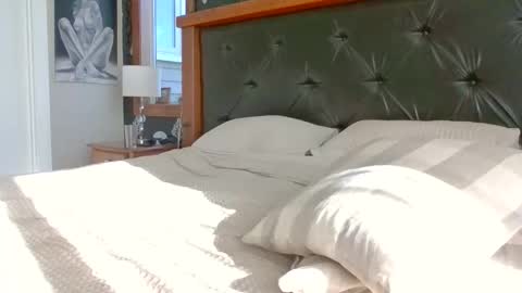 Lucy online show from May 18, 1:56 am