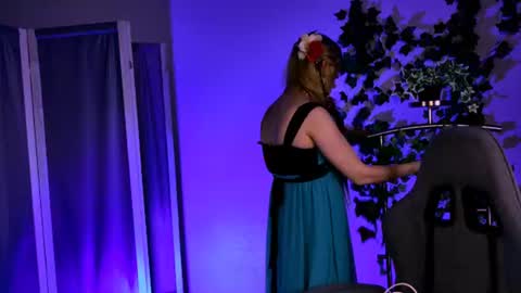 Eileen online show from August 2, 8:40 pm