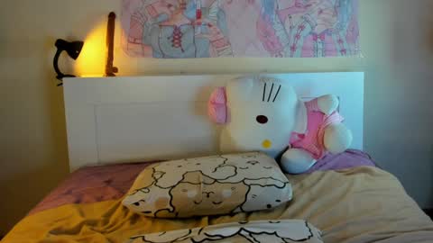 Snapshot of kuraii_ chatting on December 14, 3:18 am Anna online show from December 14, 3:18 am