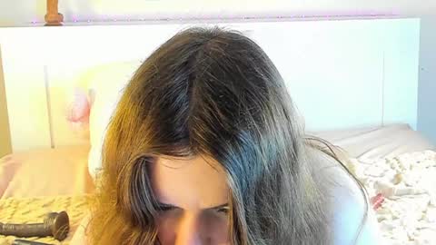 Snapshot of kuraii_ chatting on January 25, 3:51 am Anna online show from January 25, 3:51 am