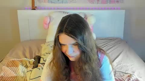 Snapshot of kuraii_ chatting on February 9, 5:19 am Anna online show from February 9, 5:19 am