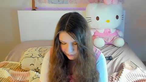 Snapshot of kuraii_ chatting on February 9, 8:22 am Anna online show from February 9, 8:22 am