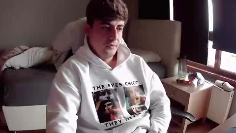 Leo online show from December 7, 10:45 am