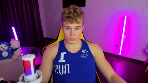 kurt_hanssen online show from December 18, 3:33 pm