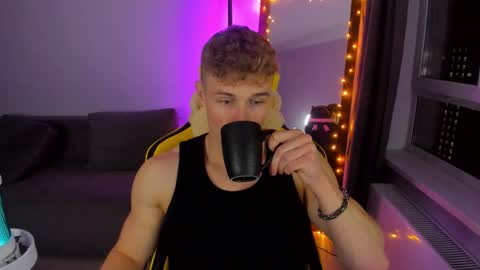 Snapshot of kurt_hanssen chatting on October 13, 9:04 pm kurt_hanssen online show from October 13, 9:04 pm