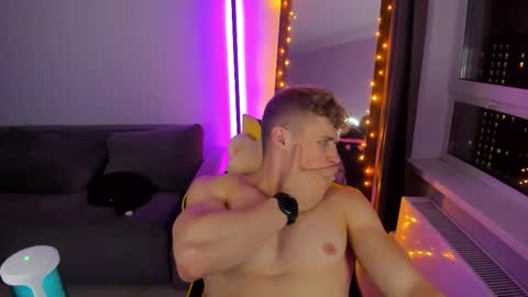 Snapshot of kurt_hanssen chatting on October 27, 7:40 pm kurt_hanssen online show from October 27, 7:40 pm