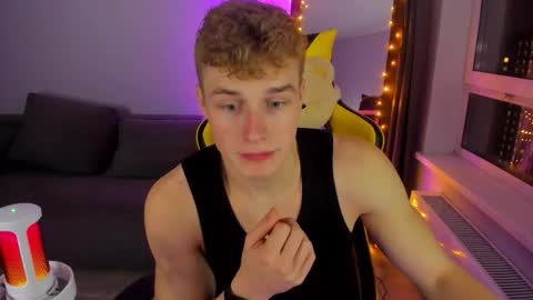 Snapshot of kurt_hanssen chatting on October 31, 7:37 pm kurt_hanssen online show from October 31, 7:37 pm