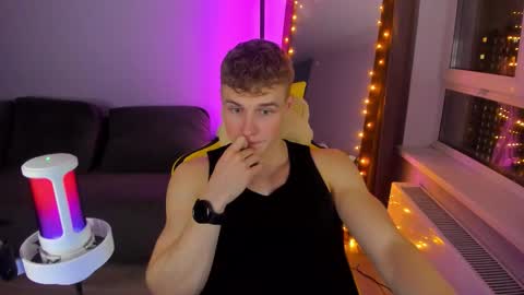 Snapshot of kurt_hanssen chatting on November 19, 4:51 pm kurt_hanssen online show from November 19, 4:51 pm