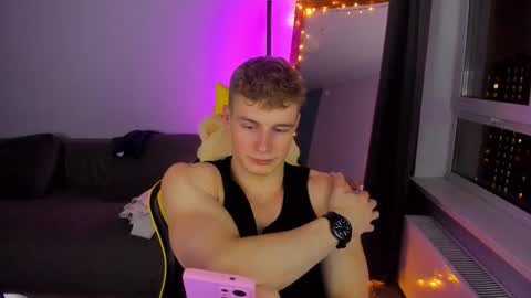 Snapshot of kurt_hanssen chatting on November 20, 4:29 pm kurt_hanssen online show from November 20, 4:29 pm