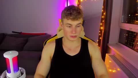 Snapshot of kurt_hanssen chatting on November 27, 3:03 pm kurt_hanssen online show from November 27, 3:03 pm