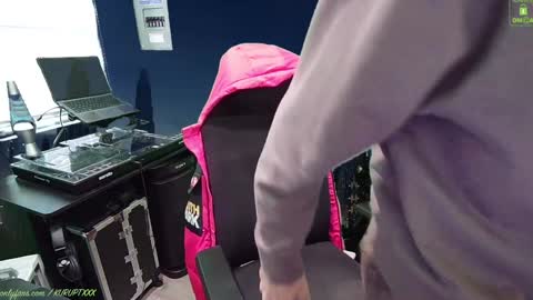 kuruptxxx online show from January 3, 5:42 pm