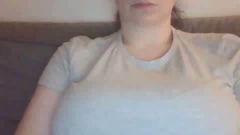 Snapshot of kusia032132 chatting on February 26, 9:05 pm kusia032132 online show from February 26, 9:05 pm