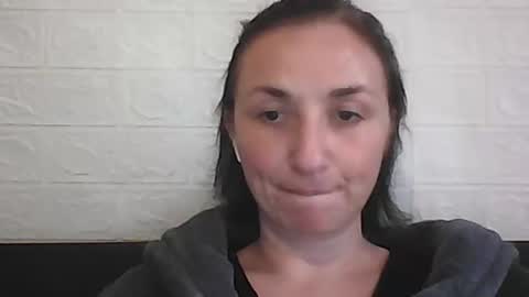 kusia032132 online show from November 28, 9:45 am