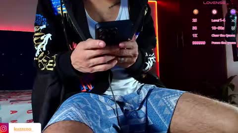 Snapshot of kuzzcoo chatting on October 14, 3:29 am kuzzcoo online show from October 14, 3:29 am