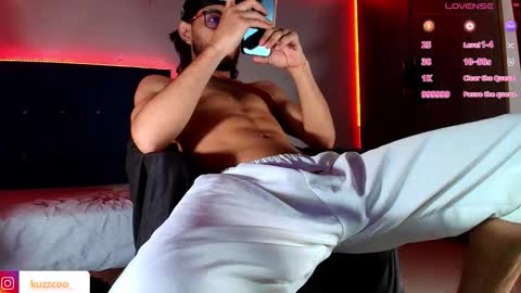 Snapshot of kuzzcoo chatting on October 22, 2:23 am kuzzcoo online show from October 22, 2:23 am