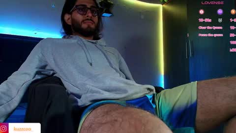 kuzzcoo online show from March 1, 11:45 am