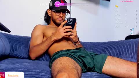 Snapshot of kuzzcoo chatting on June 26, 11:47 am kuzzcoo online show from June 26, 11:47 am
