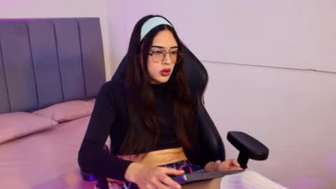 kvas_tay1 online show from March 9, 11:58 am