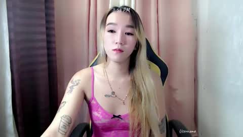 Snapshot of kweenie1026 chatting on February 28, 7:53 am kweenie1026 online show from February 28, 7:53 am