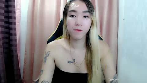 Snapshot of kweenie1026 chatting on March 27, 5:45 pm kweenie1026 online show from March 27, 5:45 pm