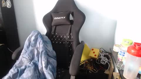 kwonder78 online show from April 5, 2:58 pm