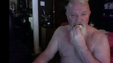 Snapshot of kyhgihntight chatting on June 12, 11:31 am Nick Nude Celt KYHighNTight online show from June 12, 11:31 am