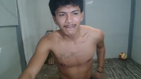 kyle_lourence online show from May 16, 4:17 pm