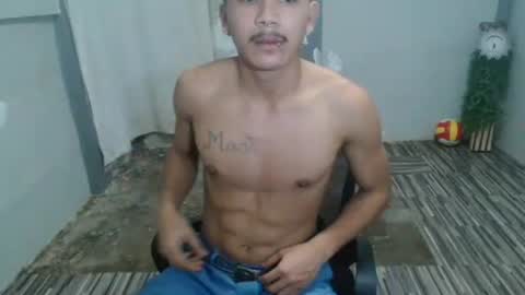 kyle_lourence online show from May 24, 6:24 pm