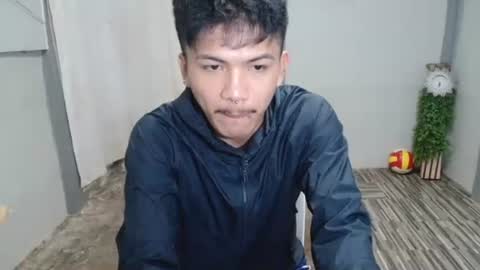 kyle_lourence online show from May 29, 11:03 pm