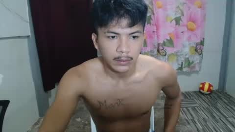 kyle_lourence online show from June 3, 7:44 am