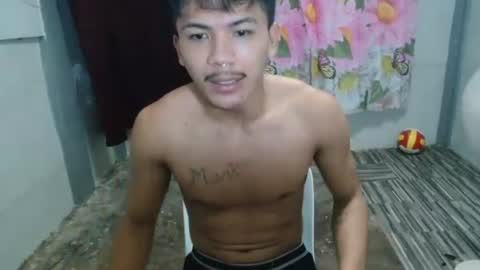 kyle_lourence online show from June 3, 11:21 pm