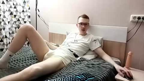 Snapshot of kyle_sweet_ chatting on July 14, 7:08 pm Kyle online show from July 14, 7:08 pm