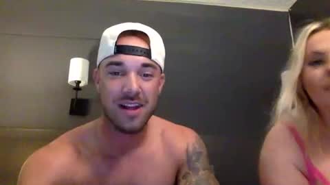 Snapshot of kylealyssa97 chatting on October 27, 2:04 am kylealyssa97 online show from October 27, 2:04 am