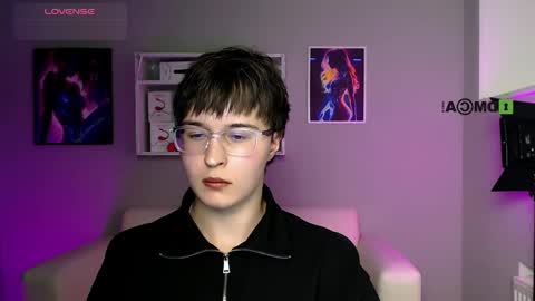 kyleberry_ online show from November 4, 4:06 pm