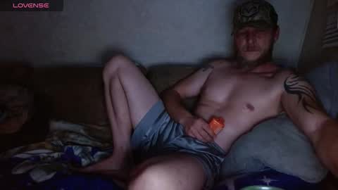 Snapshot of kylechat chatting on December 4, 6:23 am Kyle chat online show from December 4, 6:23 am